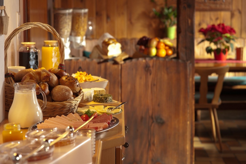 boulangerie-CLAVIERS-min_breakfast_buffet_food_restaurant_meal_hotel_plate_fresh-718745