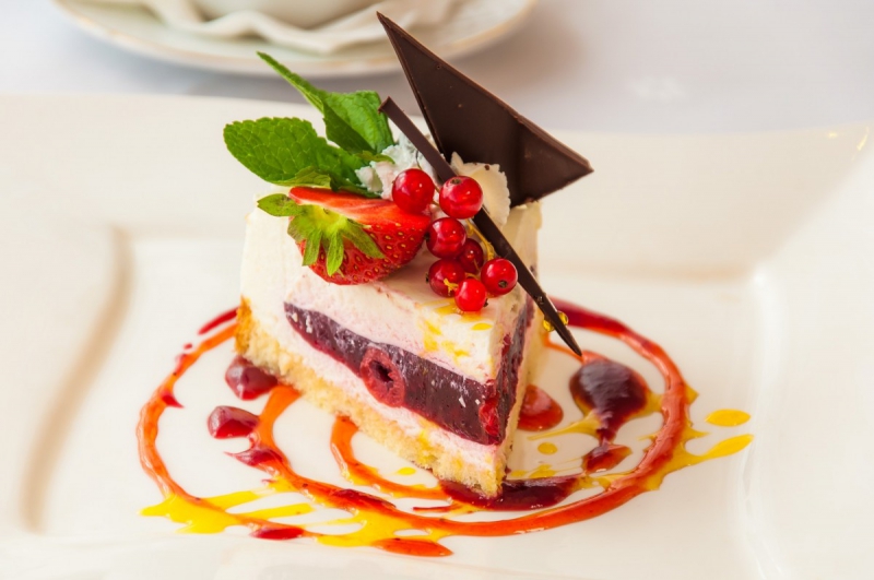 boulangerie-CLAVIERS-min_the_cake_dessert_eating_bun_colorful_sweet_dish_taste_cake_with_cream-941034